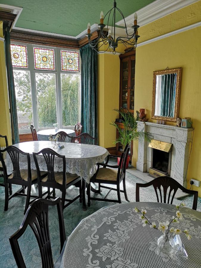 Chimneys Guest House Blackburn (Lancashire) Exterior foto
