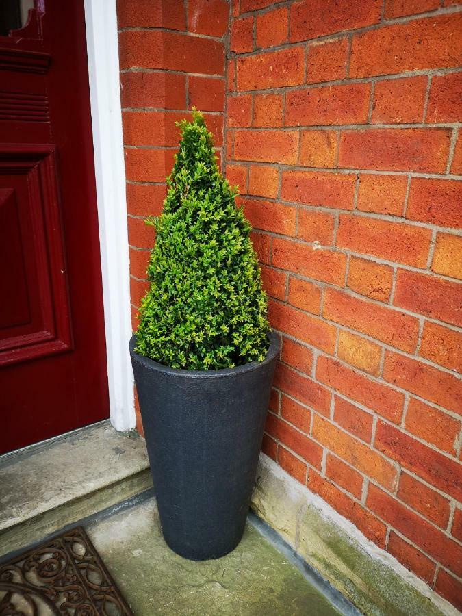 Chimneys Guest House Blackburn (Lancashire) Exterior foto